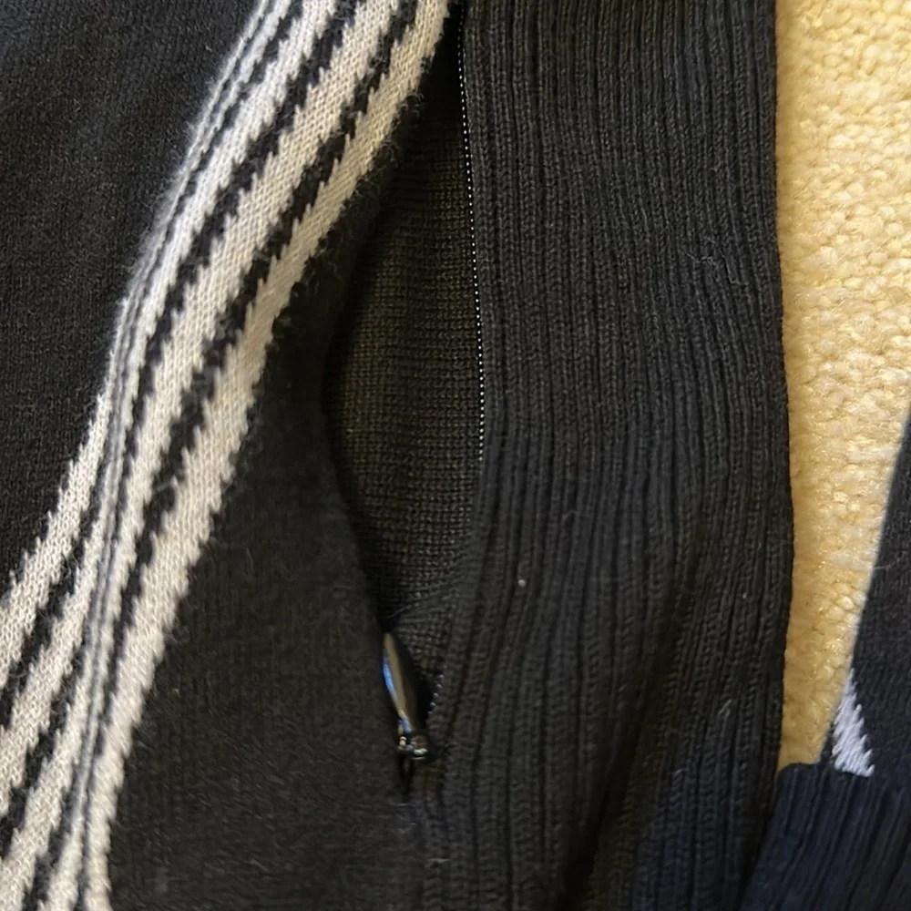 Athleta zip front black, gray, and purple sweater size M - Picture 4 of 14